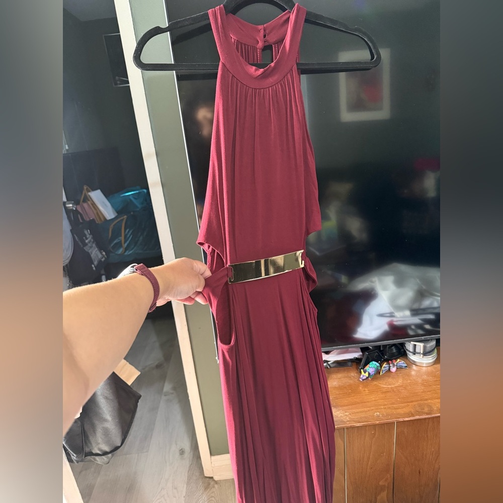 Elegant Burgundy Sleeveless Dress
